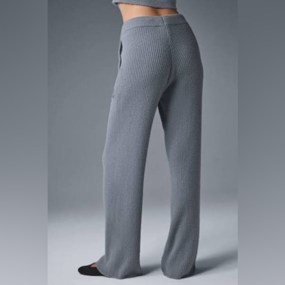 ALO Yoga Snuggle Up Pants steel gray - Picture 2 of 4